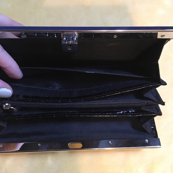 ✨HOST PICK✨ Black clutch purse - Picture 4 of 9